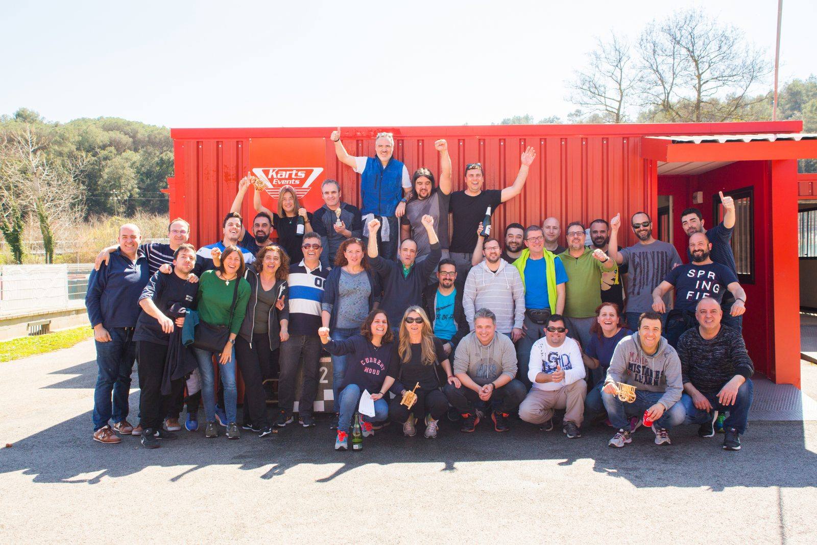 Todos los miembros de la empresa nos lo pasamos como niños en la carrera de karts